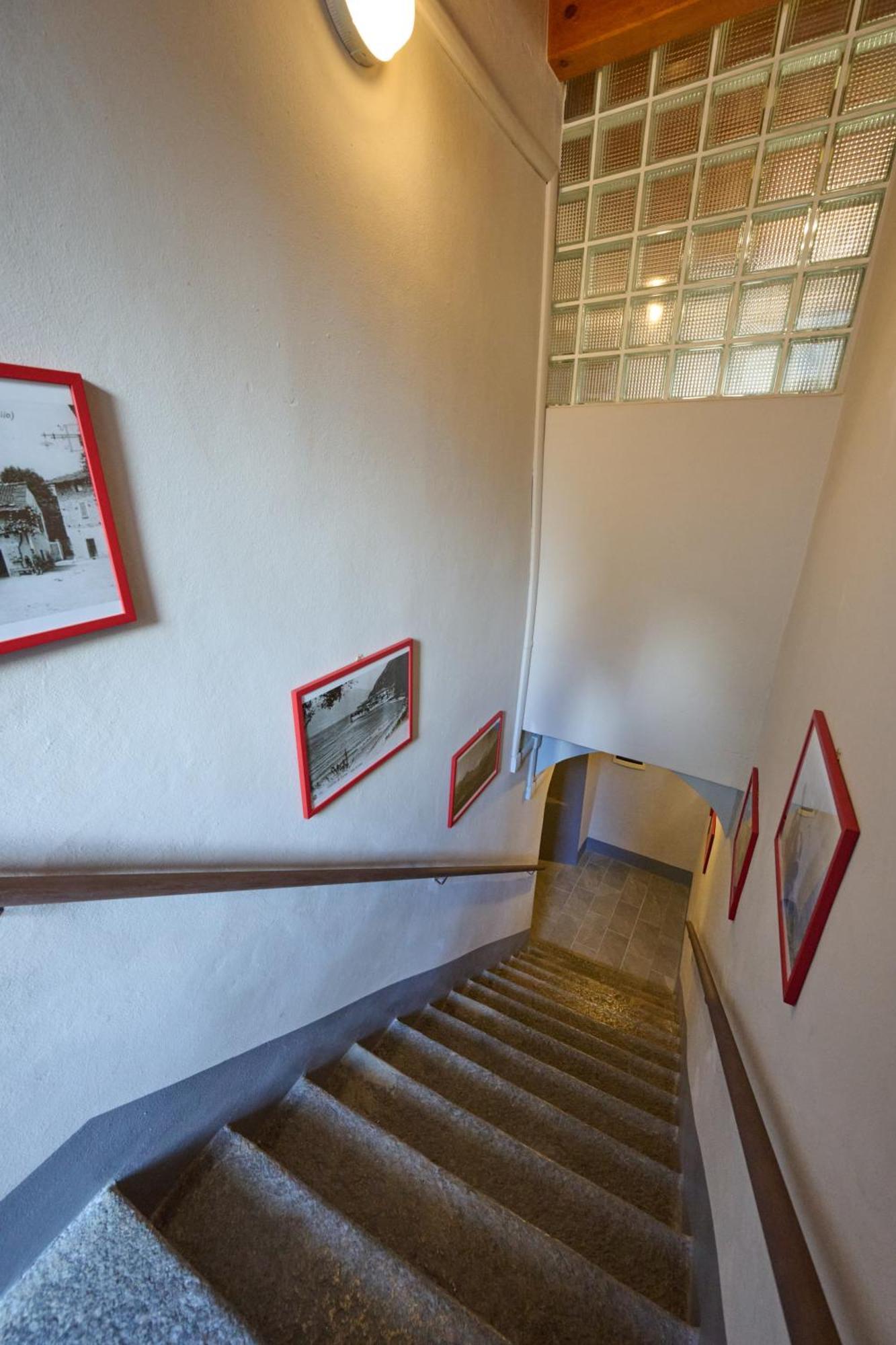 Cav Motteno Mandello del Lario Bagian luar foto