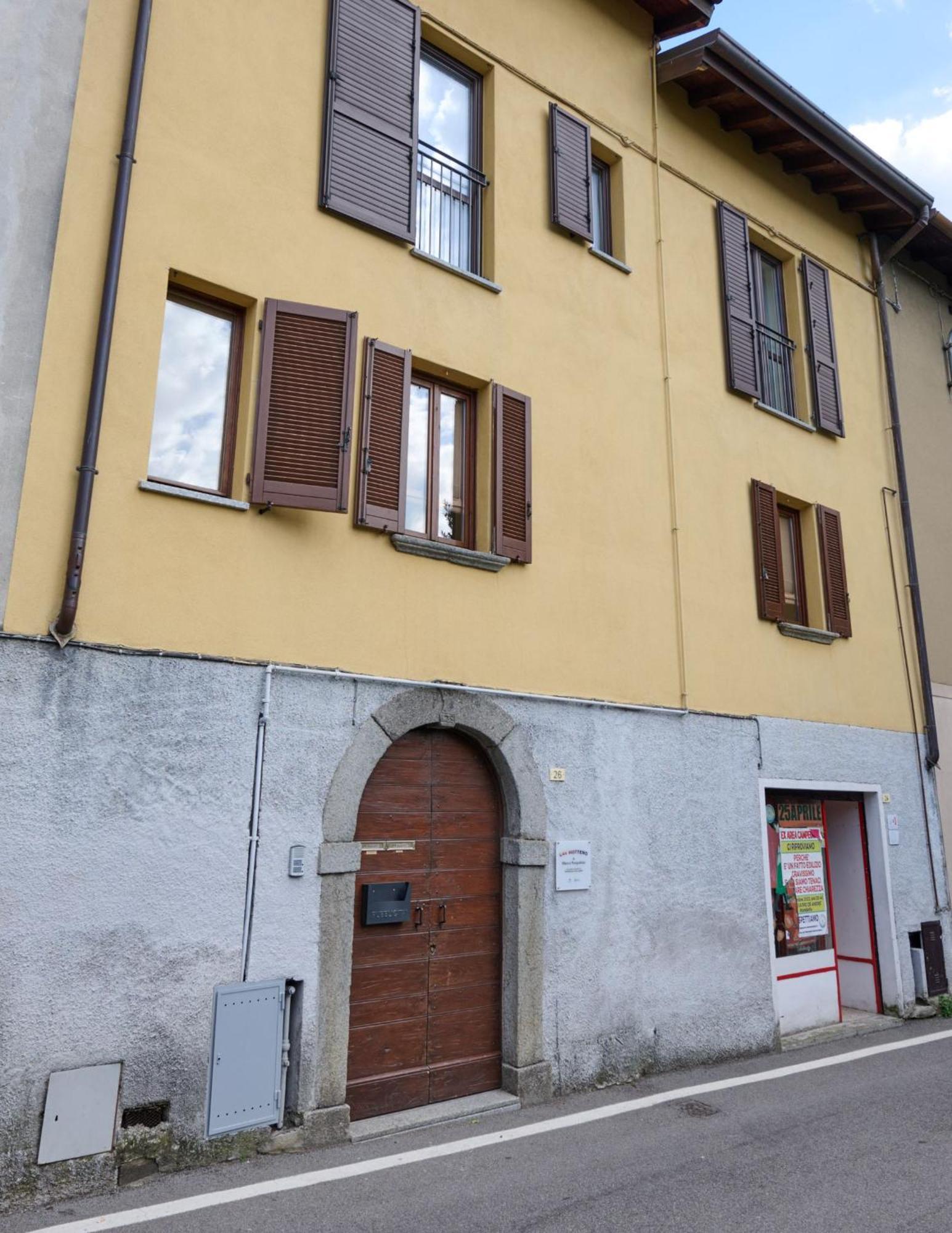 Cav Motteno Mandello del Lario Bagian luar foto